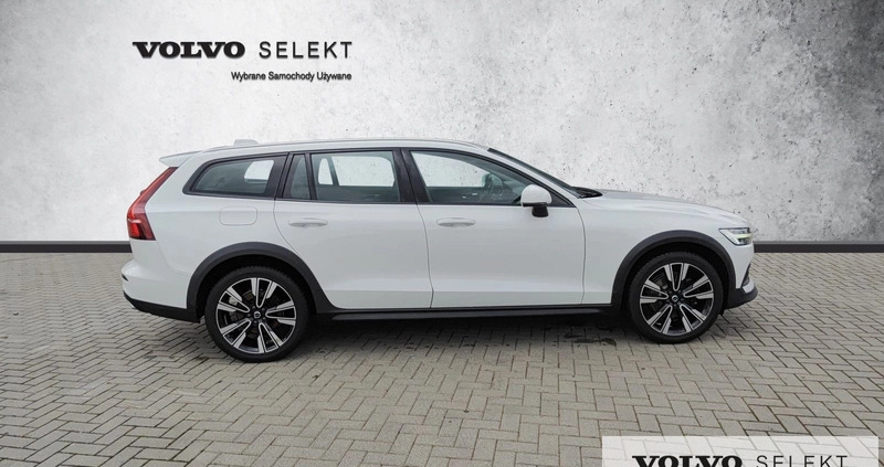 Volvo V60 Cross Country cena 139900 przebieg: 119891, rok produkcji 2019 z Kcynia małe 407